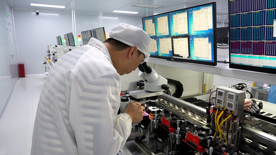 X-Ray inspection of BGA solder joints on SSD controller PCB
