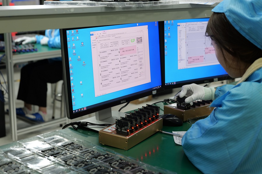 3D SPI solder paste inspection during SSD PCB assembly
